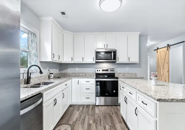 image of 234 N Walnut St, Hohenwald, TN 38462 | MLS# 3515997