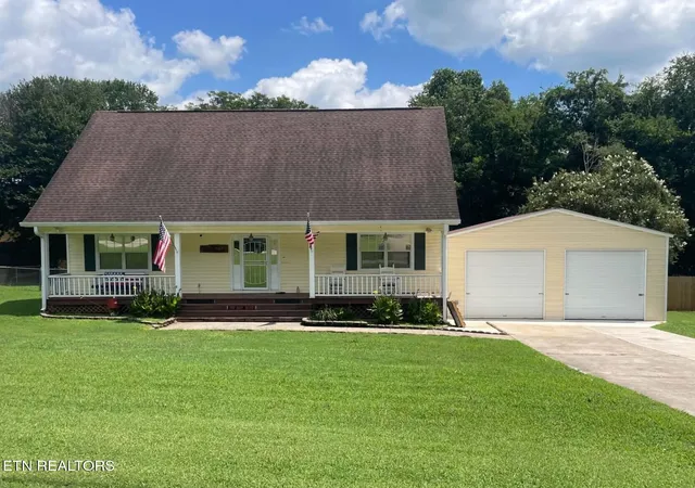 1st image of 206 Heuer St, Sweetwater, TN 37874 | MLS# 3513871