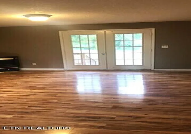 Photo 4 of Single family home for sale at 206 Heuer St, Sweetwater, TN 37874 | MLS# 3513871 | Listing updated on 2026-09-24