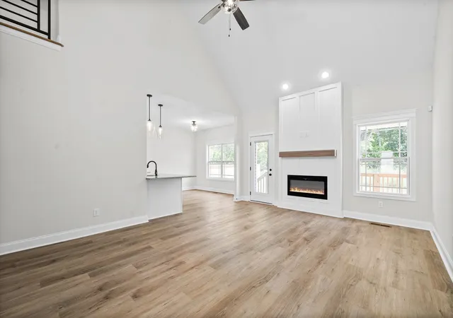 Photo 3 of Single family home for sale at 729 Buffalo Frd Dr, Clarksville, TN 37042 | MLS# 3514657 | Listing updated on 2026-08-31