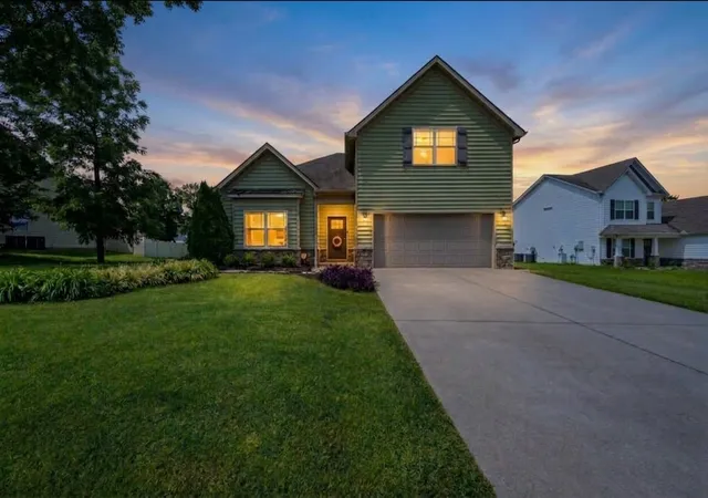 Photo 1 of Single family home for sale at 813 Silverhill Dr, Murfreesboro, TN 37129 | MLS# 3514115 | Listing updated on 2026-09-30