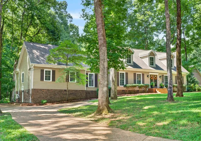 2nd image of 208 Hidden Lake Rd, Hendersonville, TN 37075 | MLS# 3514741