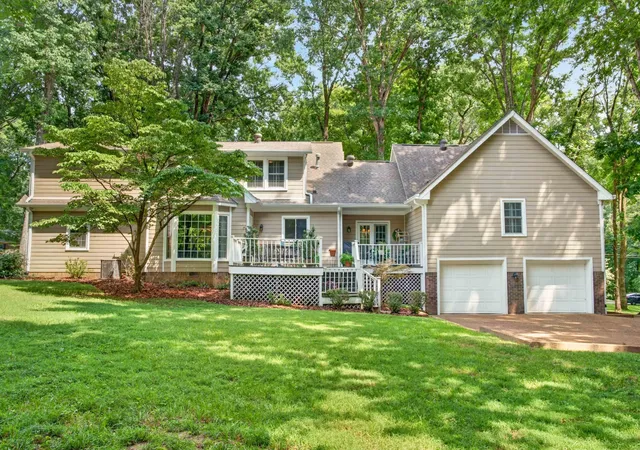 Photo 3 of Single family home for sale at 208 Hidden Lake Rd, Hendersonville, TN 37075 | MLS# 3514741 | Listing updated on 2026-08-27
