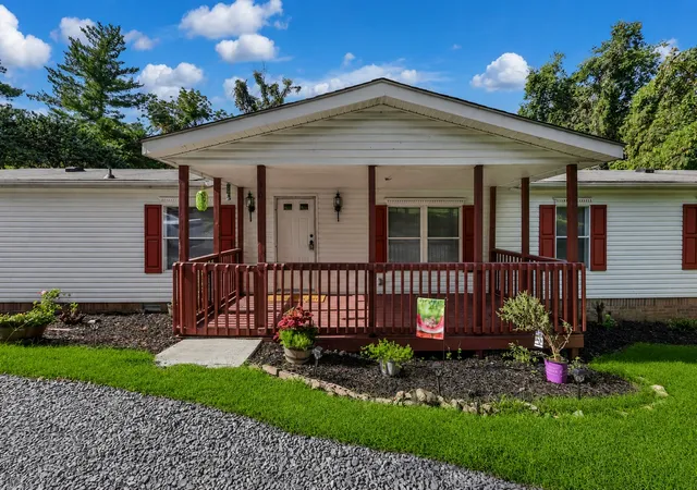 Photo 2 of Manufactured home for sale at 30 Barker St, Clarksville, TN 37040 | MLS# 3520901 | Listing updated on 2026-08-26