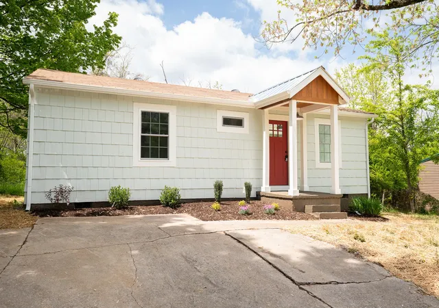 3rd image of 2519 Maple Dr, Knoxville, TN 37918 | MLS# 3514100