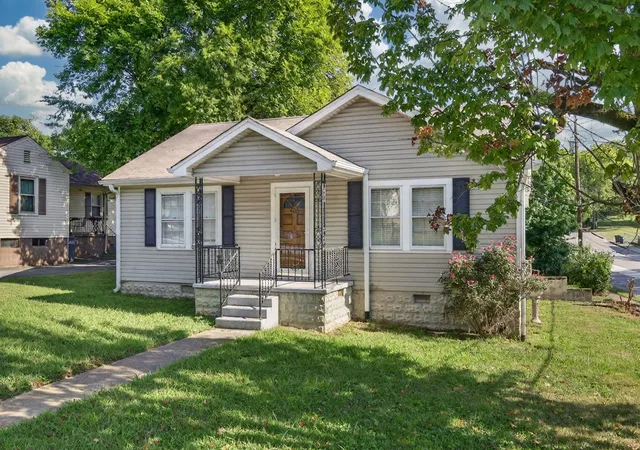 2nd image of 405 Swanson Blvd, Fayetteville, TN 37334 | MLS# 3514373