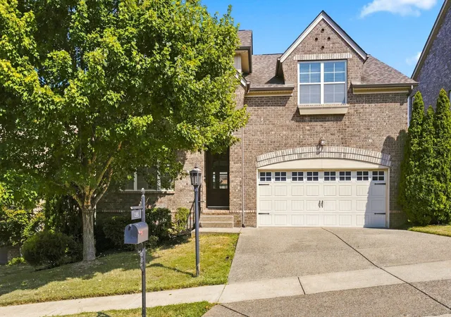 Photo 2 of Single family home for sale at 135 Cobbler Cir, Hendersonville, TN 37075 | MLS# 3543132 | Listing updated on 2026-09-16