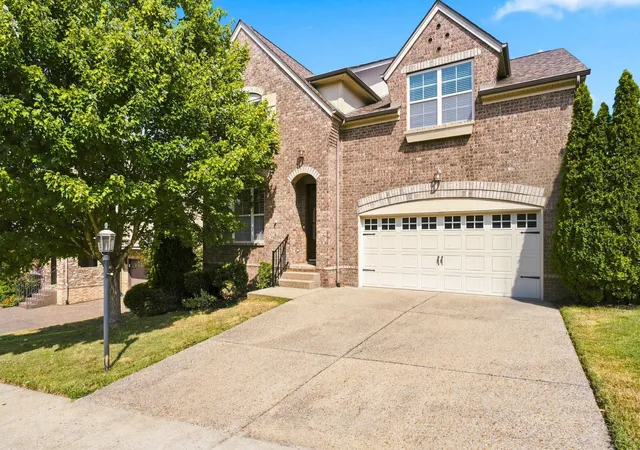 Photo 3 of Single family home for sale at 135 Cobbler Cir, Hendersonville, TN 37075 | MLS# 3543132 | Listing updated on 2026-09-16