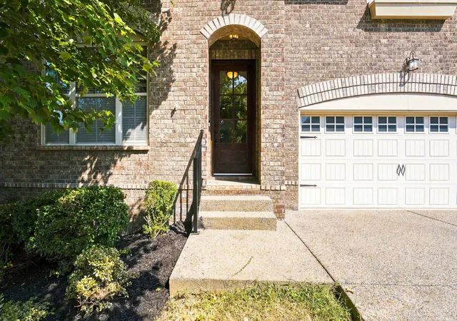 Photo 3 of Single family home for sale at 135 Cobbler Cir, Hendersonville, TN 37075 | MLS# 3543132 | Listing updated on 2026-09-16