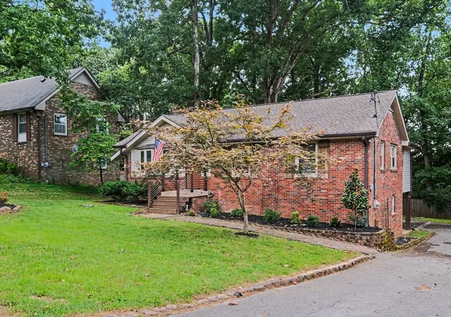 Photo 4 of Single family home for sale at 2433 Rychen Dr, Nashville, TN 37217 | MLS# 3516481 | Listing updated on 2026-08-29