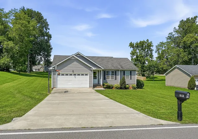Photo 3 of Single family home for sale at 808 Boyd Ave, Mc Minnville, TN 37110 | MLS# 3514168 | Listing updated on 2026-09-03