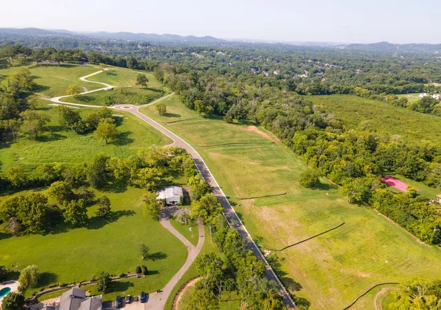 Photo 4 of Sale Pending at 513 Cielo Dr, Brentwood, TN 37027 | MLS# 3514924 | Listing updated on 2026-09-04