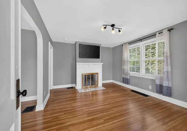 2nd image of 309 Florida Ave, Mount Pleasant, TN 38474 | MLS# 3514279
