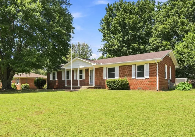 3rd image of 214 Stonewall Rd, Columbia, TN 38401 | MLS# 3514235