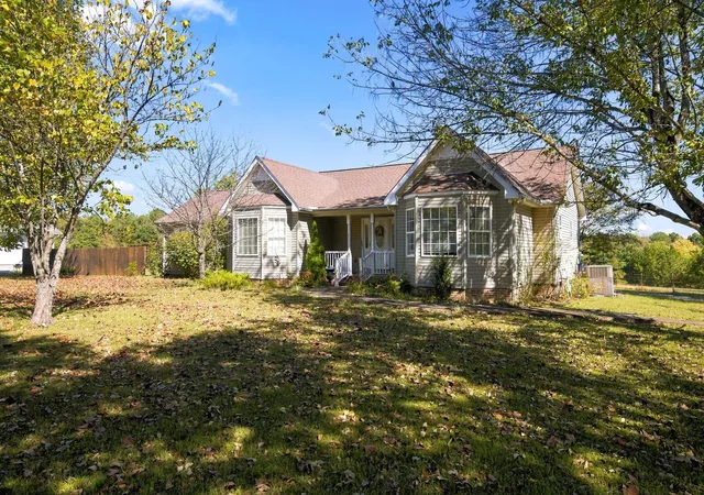 Photo 3 of Single family home for sale at 2288 Old Blacktop Rd, Mc Ewen, TN 37101 | MLS# 3611445 | Listing updated on 2026-10-23