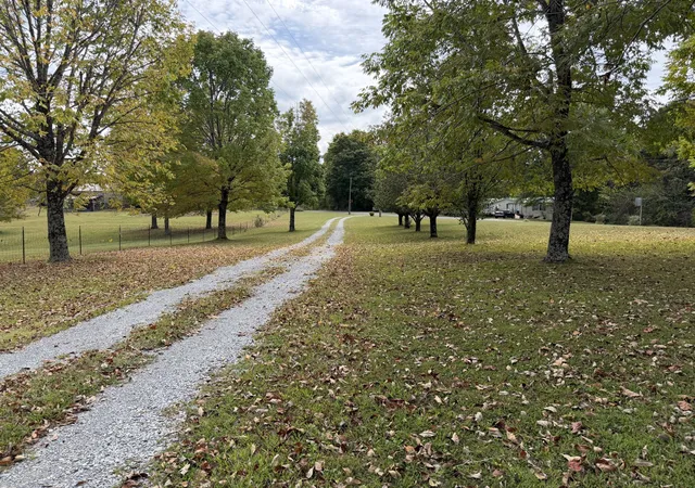 Photo 3 of Single family home for sale at 2288 Old Blacktop Rd, Mc Ewen, TN 37101 | MLS# 3611445 | Listing updated on 2026-10-23