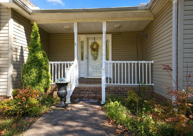 Photo 4 of Single family home for sale at 2288 Old Blacktop Rd, Mc Ewen, TN 37101 | MLS# 3611445 | Listing updated on 2026-10-23
