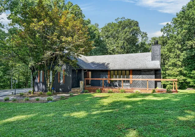 Photo 2 of Single family home for sale at 390 Lakeview Trl, Mc Minnville, TN 37110 | MLS# 3514214 | Listing updated on 2026-08-24