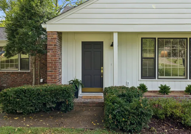 Photo 3 of Single family home for sale at 2809 Lincoya Dr, Nashville, TN 37214 | MLS# 3527873 | Listing updated on 2026-09-16