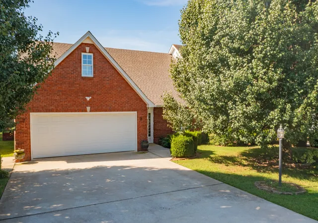 Photo 1 of Townhouse for sale at 76 Chase Cir, Winchester, TN 37398 | MLS# 3528603 | Listing updated on 2026-09-21