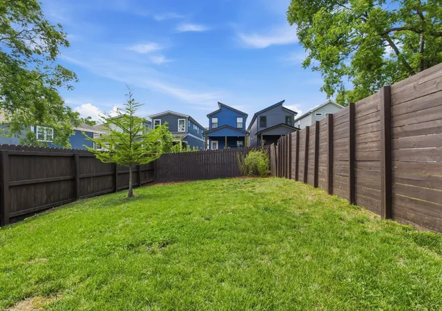 36th image of 2140a Burns St, Nashville, TN 37216 | MLS# 3514198