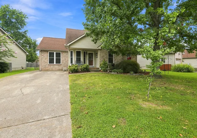 Photo 2 of Single family home for sale at 2008 Waterford Dr, Old Hickory, TN 37138 | MLS# 3518965 | Listing updated on 2026-09-19