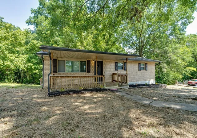 Photo 1 of Single family home for sale at 6 Canary Ln, Rossville, GA 30741 | MLS# 3595893 | Listing updated on 2026-09-30