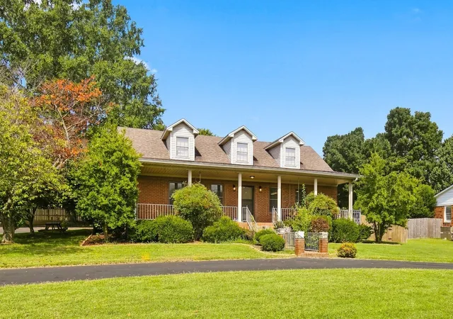 2nd image of 923 Adams Ave, Hopkinsville, KY 42240 | MLS# 3514756