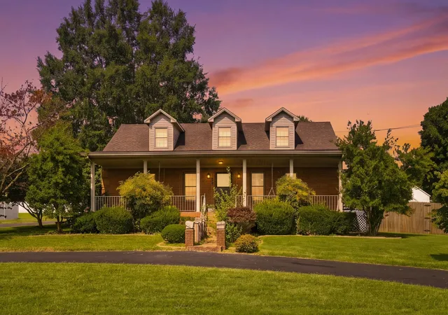 2nd image of 923 Adams Ave, Hopkinsville, KY 42240 | MLS# 3514756