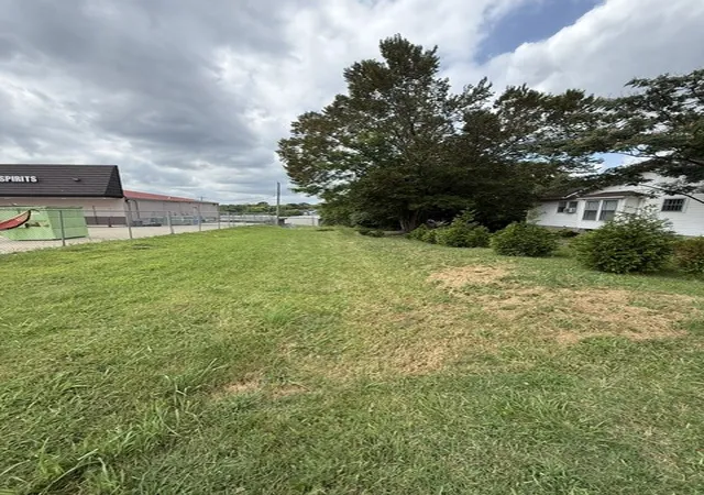 3rd image of 634 Greenwood Ave, Clarksville, TN 37040 | MLS# 3520321