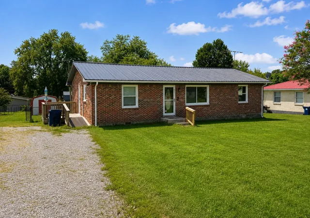 2nd image of 611 Estes St, Smithville, TN 37166 | MLS# 3514274