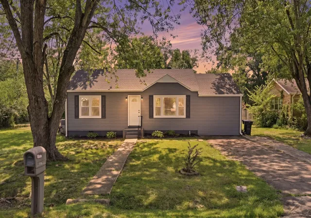 1st image of 223 Lynn St, Tullahoma, TN 37388 | MLS# 3514397