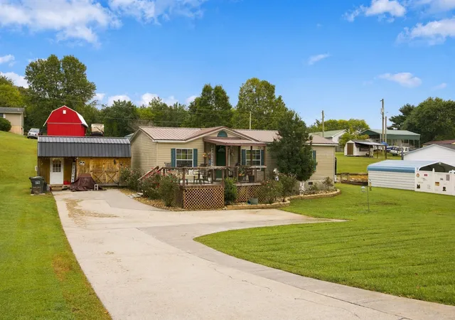Photo 1 of Manufactured home for sale at 122 County Rd 151, Riceville, TN 37370 | MLS# 3599325 | Listing updated on 2026-09-29