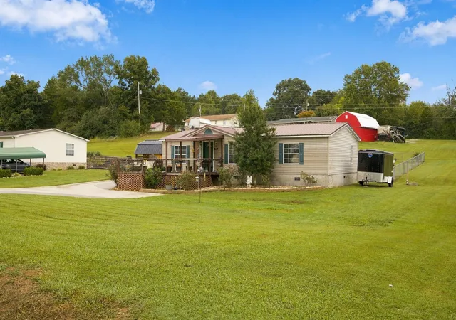 Photo 3 of Manufactured home for sale at 122 County Rd 151, Riceville, TN 37370 | MLS# 3599325 | Listing updated on 2026-09-29
