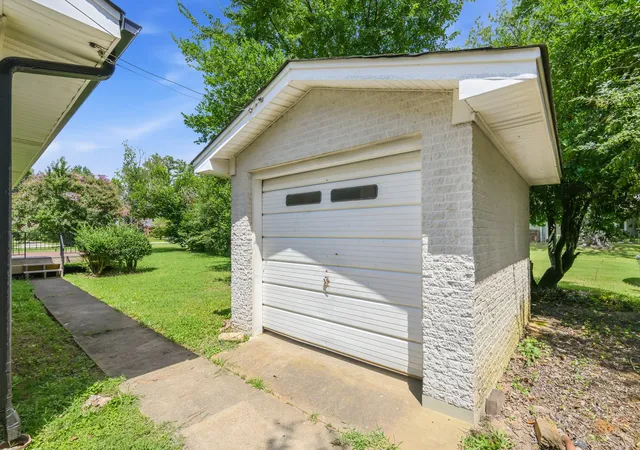 Photo 3 of Single family home for sale at 99 Lakewood Dr, Lexington, TN 38351 | MLS# 3514286 | Listing updated on 2026-08-17