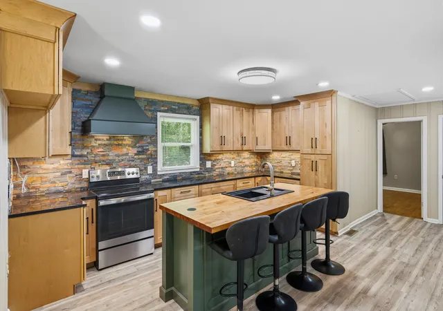 Photo 4 of Single family home for sale at 99 Lakewood Dr, Lexington, TN 38351 | MLS# 3514286 | Listing updated on 2026-08-17
