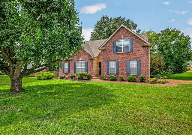 Photo 3 of Single family home for sale at 104 E Ridgeview Trce, Hendersonville, TN 37075 | MLS# 3514729 | Listing updated on 2026-08-23