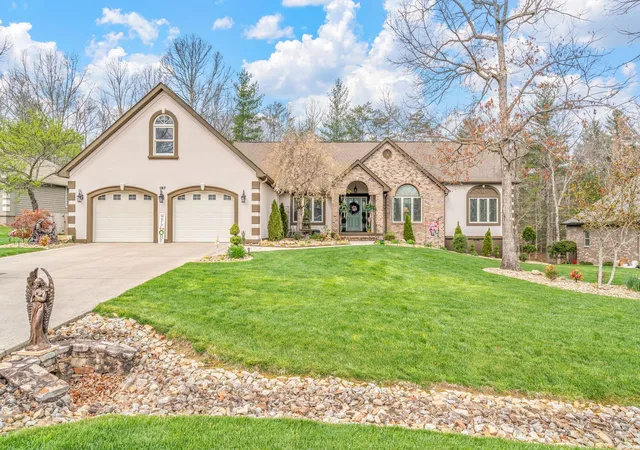 1st image of 187 Forest View Dr, Crossville, TN 38558 | MLS# 3516016