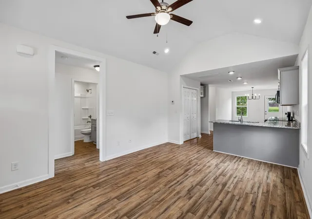 Photo 4 of Single family home for sale at 117 21St Ave W, Springfield, TN 37172 | MLS# 3524667 | Listing updated on 2026-10-07