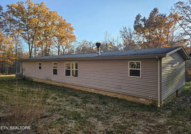 Photo 3 of Manufactured home for sale at 196 Red Hill Rd, Sunbright, TN 37872 | MLS# 3528475 | Listing updated on 2026-09-07