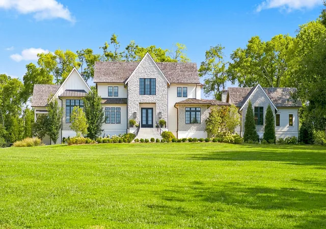 Photo 1 of Mansion for sale at 2400 Bear Rd, Nashville, TN 37215 | MLS# 3528205 | Listing updated on 2026-08-31