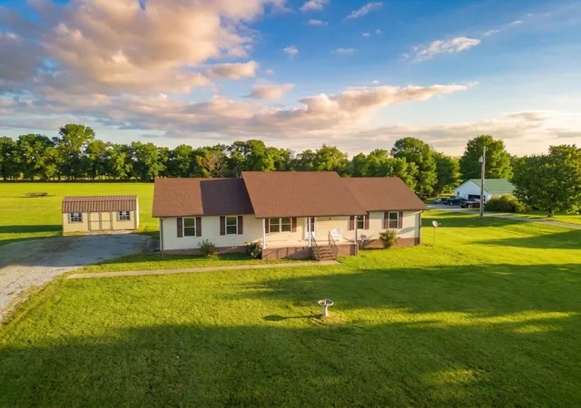 Photo 2 of Single family home for sale at 986 Bethlehem Church Rd, Shelbyville, TN 37160 | MLS# 3527368 | Listing updated on 2026-09-13