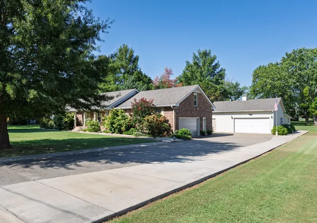 Photo 2 of Single family home for sale at 720 Treasury Ln, Lebanon, TN 37087 | MLS# 3514468 | Listing updated on 2026-09-08