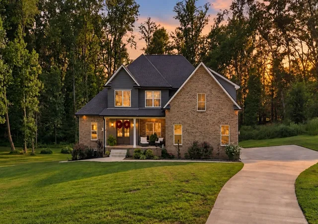 Photo 1 of Single family home for sale at 2988 W Mor Dr, Clarksville, TN 37043 | MLS# 3514492 | Listing updated on 2026-10-02