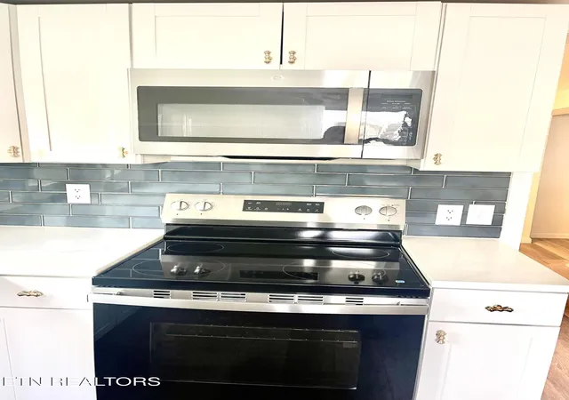 Photo 4 of Single family home for sale at 317 Lynn Ave, Athens, TN 37303 | MLS# 3536038 | Listing updated on 2026-10-07