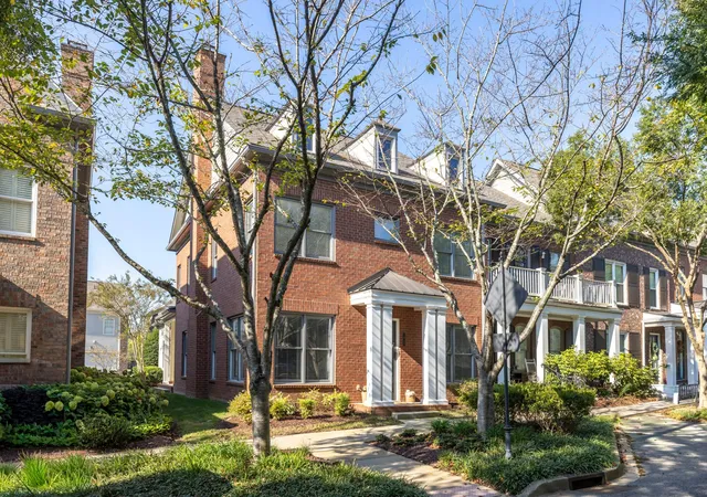 Photo 3 of Townhouse for sale at 1019 Cumberland Park Dr, Franklin, TN 37069 | MLS# 3526936 | Listing updated on 2026-09-25