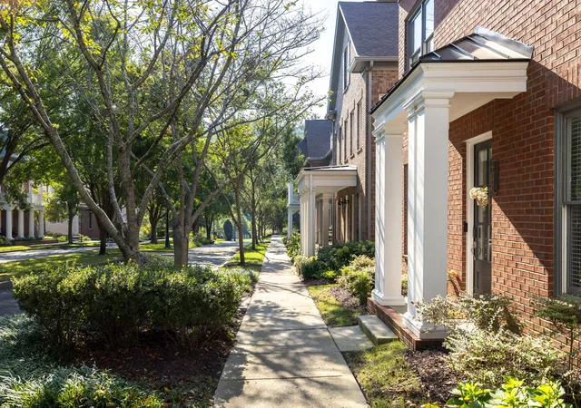 Photo 4 of Townhouse for sale at 1019 Cumberland Park Dr, Franklin, TN 37069 | MLS# 3526936 | Listing updated on 2026-09-25