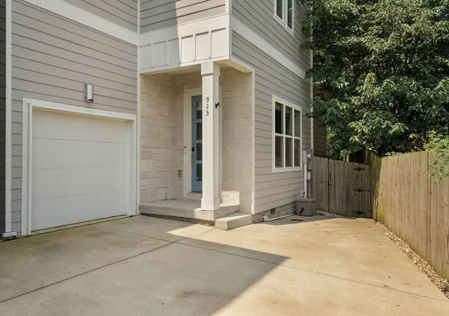 2nd image of 923 13th Ave S, Nashville, TN 37212 | MLS# 3514526