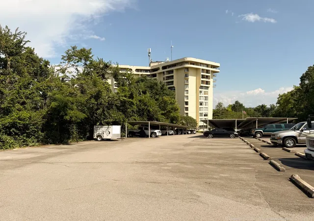Photo 3 of Sale Pending at 6666 Brookmont Ter #113, Nashville, TN 37205 | MLS# 3514447 | Listing updated on 2026-08-22