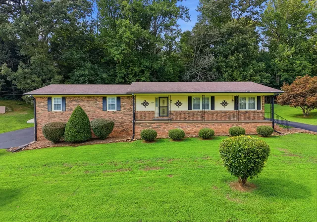 Photo 1 of Single family home for sale at 412 Freedom Trl, Sparta, TN 38583 | MLS# 3527097 | Listing updated on 2026-08-26